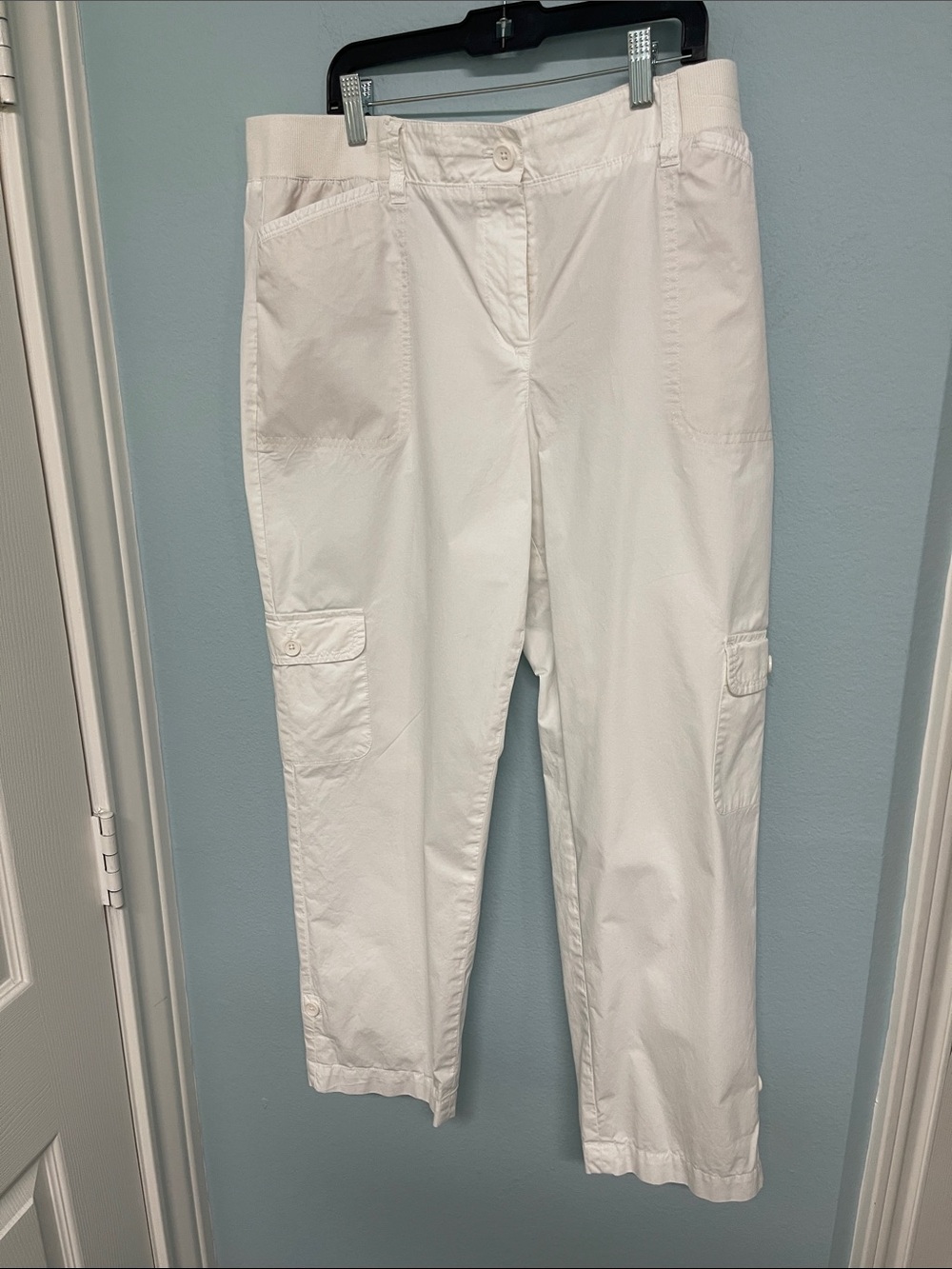 Talbots White Cargo Capri Pants
